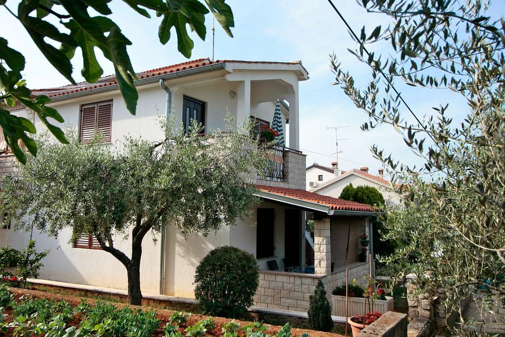 Apartments Graziella Porec Bagian luar foto