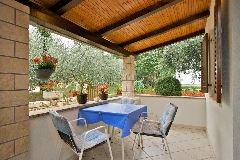 Apartments Graziella Porec Bagian luar foto