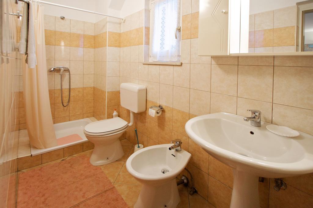 Apartments Graziella Porec Bagian luar foto