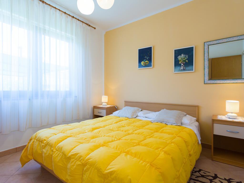 Apartments Graziella Porec Bagian luar foto